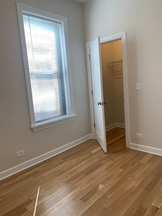 Bedroom - 612 S Loomis St