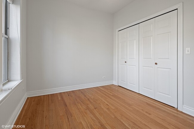 Building Photo - 2005 W Warner Ave