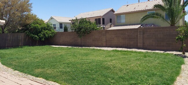 Building Photo - *JUST REMODELED* DONT MISS OUT ON THIS 4 BEDROOM 2 BATH ** PRIME CHANDLER LOCATION