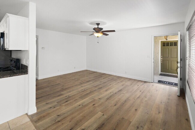 Building Photo - Stunning, Serene, 2-Bed, 2-Bath Condo in highly sought after Del Cerro area in San Diego CA