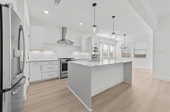 Building Photo - 2031 Roaring Frk Dr