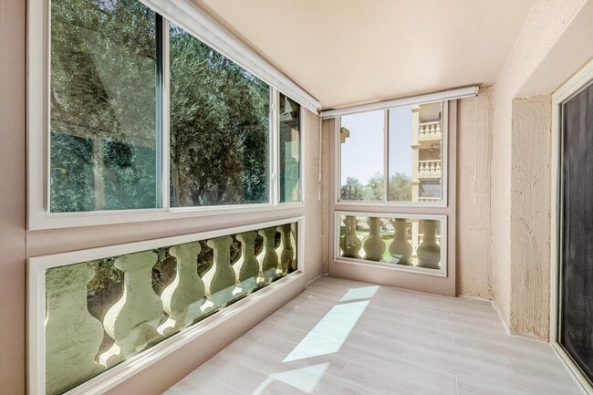 Building Photo - 7950 E Camelback Rd