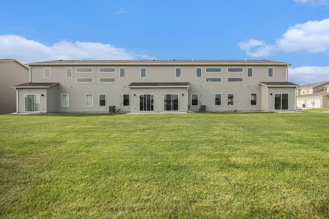 Building Photo - 5702 E Avett Pl