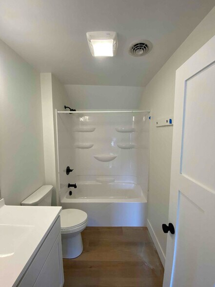 Building Photo - 961 Douglas St NW