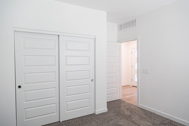 Building Photo - 12746 E Giada Dr