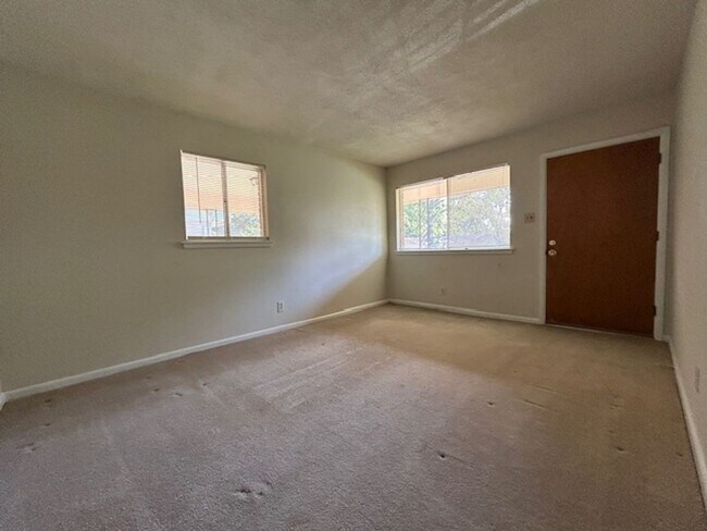Building Photo - 5205 Nelbrook Dr