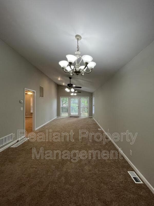 Building Photo - 1940 Pershing Rd