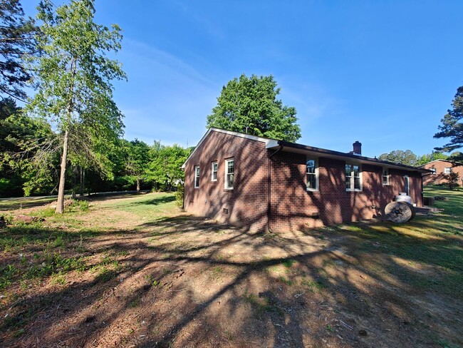Building Photo - 9511 Harris St