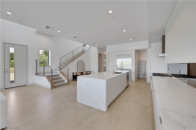 Building Photo - 66 Lakefront Dr