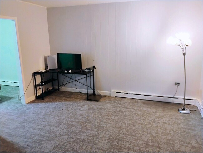 Building Photo - 220 S Main St