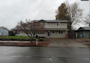 Building Photo - 3650 NE Canterbury Cir