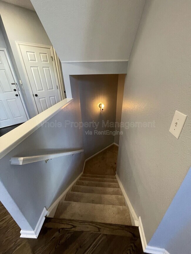 Building Photo - 2737 W Greens Dr