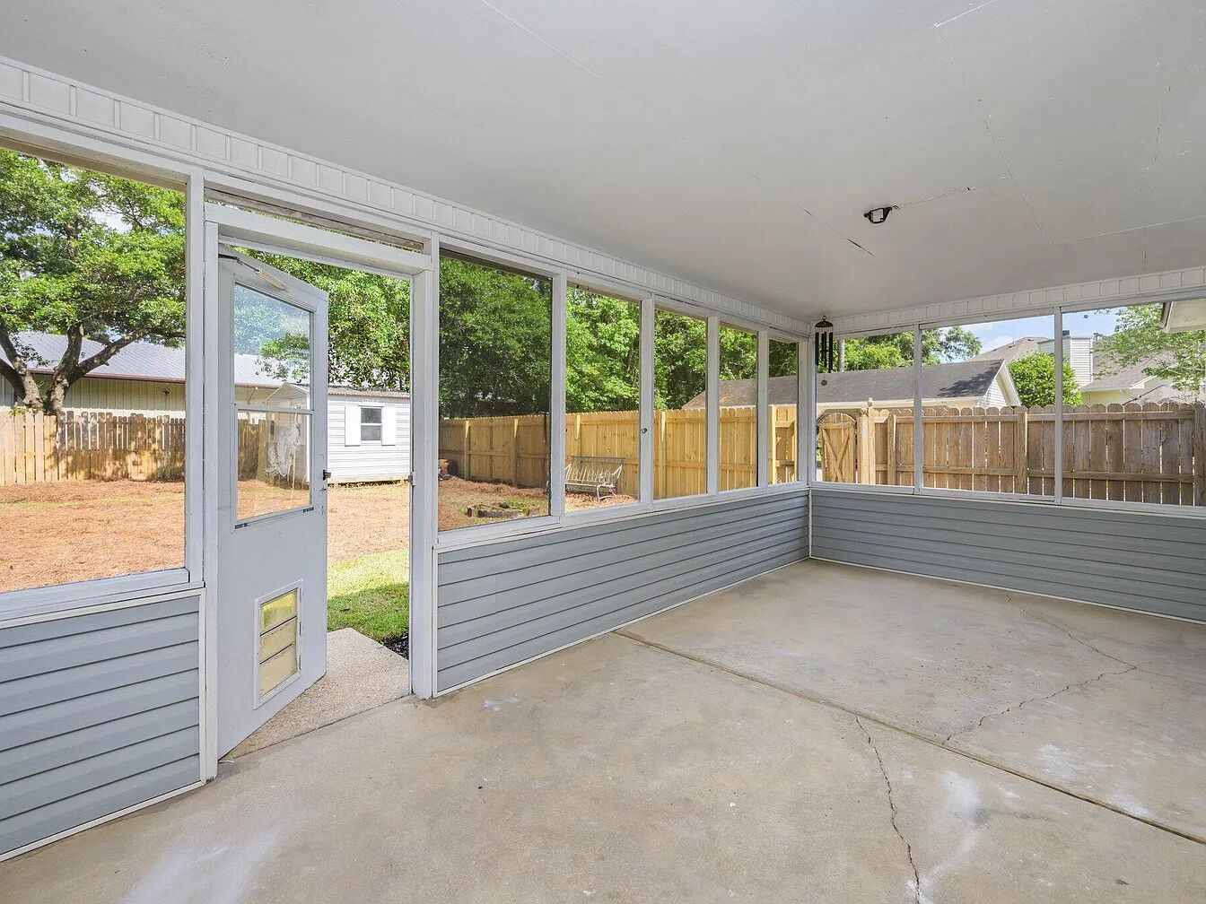 Building Photo - 1053 Emerald Ln