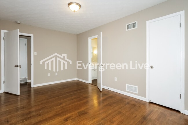 Building Photo - 5405 Cottonwood Rd