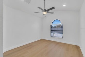 Building Photo - 2113 Jessa Dr