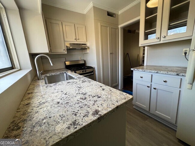 Building Photo - 282 Ardmore Cir NW