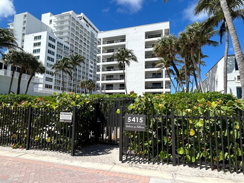 Beach entrance to building - 5415 Collins Ave