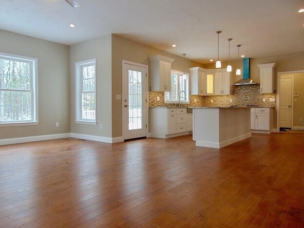 Family Room/Kitchen - 40 Green St