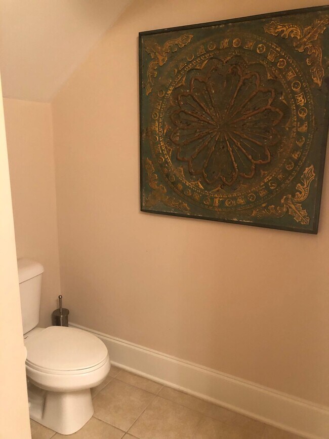 Powder Room Down - 2337 Hassell Pl