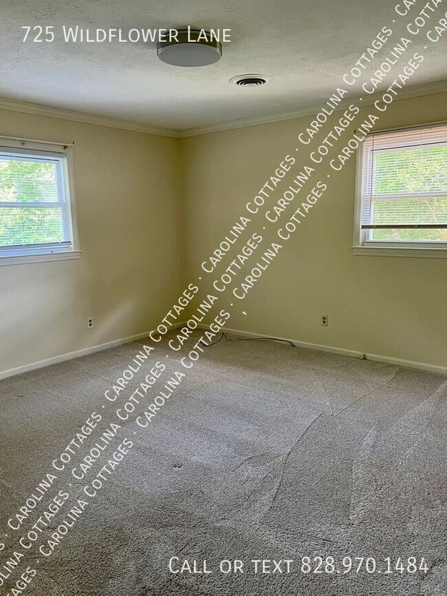 Building Photo - 725 Wildflower Ln