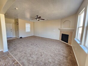 Building Photo - Amazing, Large 3 Bedroom Home in Southwest Albuquerque. Refrigerated Air, 2 Car Garage