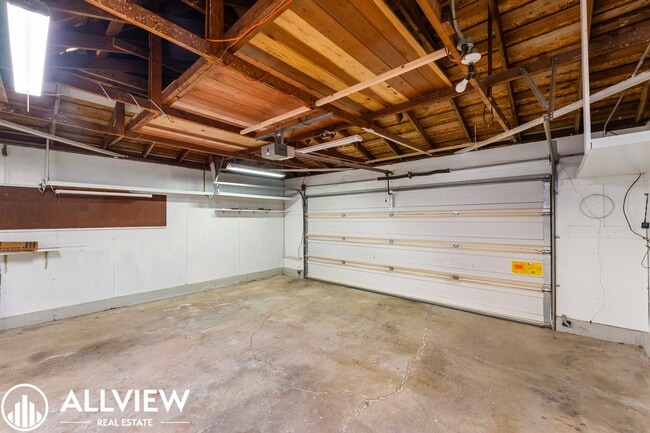 Building Photo - Beautifully Renovated 3-Bedroom Home in Huntington Beach!