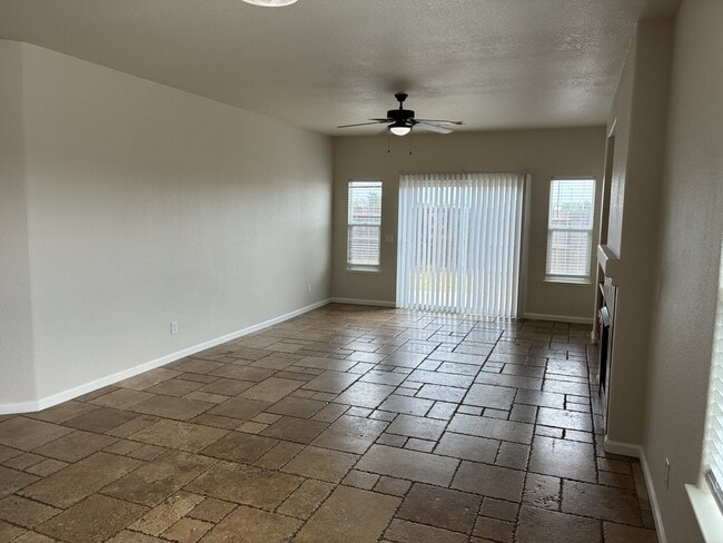 Building Photo - 3197 Dinkey Creek Ave