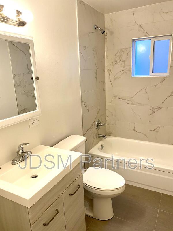 Building Photo - 1415 N Pearl St