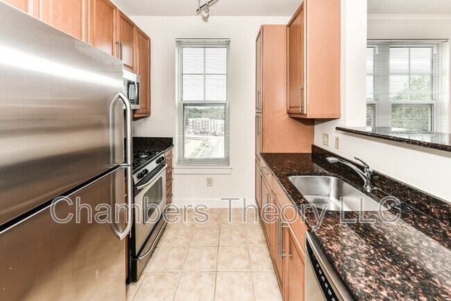 Building Photo - 11770 Sunrise Valley Dr