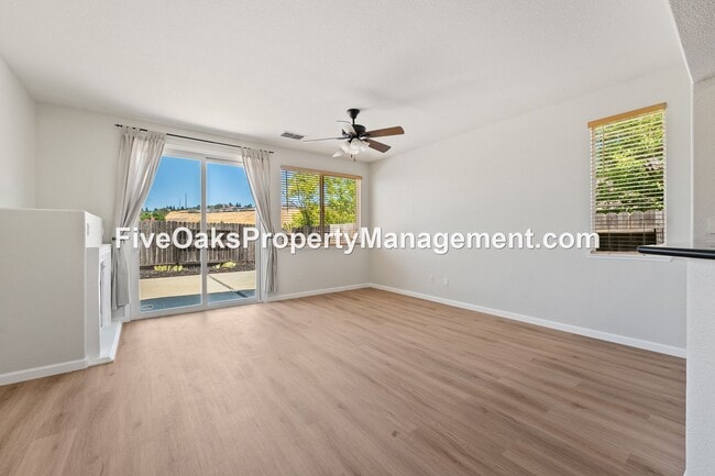 Building Photo - 2242 Zittel Dr