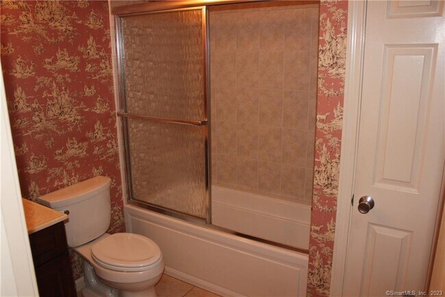 Building Photo - 127 Springbrook Dr