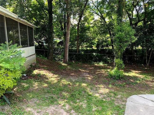 Building Photo - 325 E Plymouth Ave