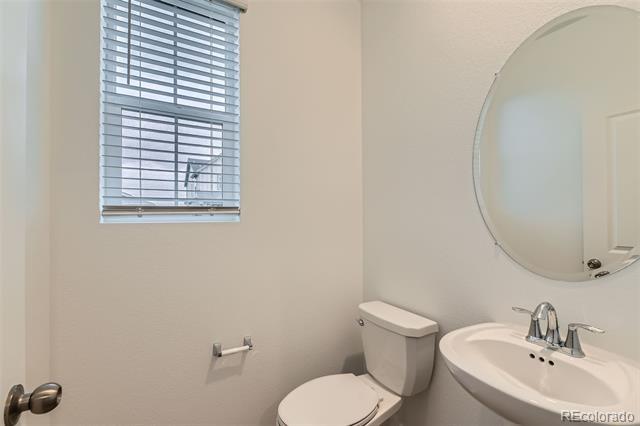 Building Photo - 4858 Astor Pl