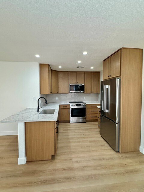 Building Photo - 446 S 86th Pl