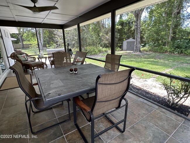 Building Photo - 937 Espinado Ave