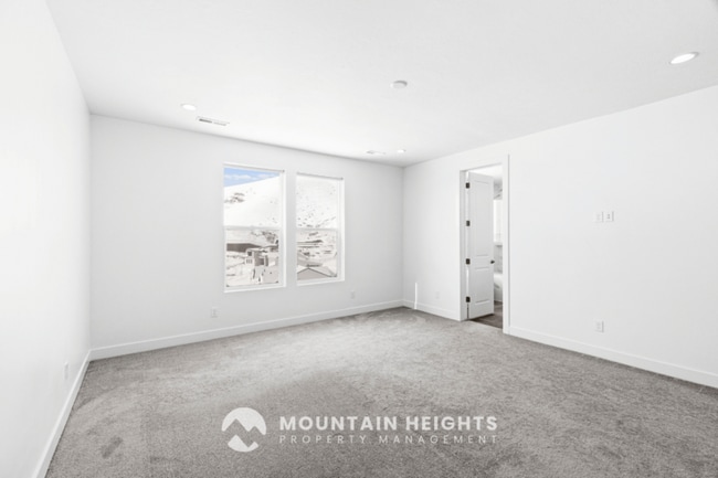 Building Photo - 5615 Valley View Rd