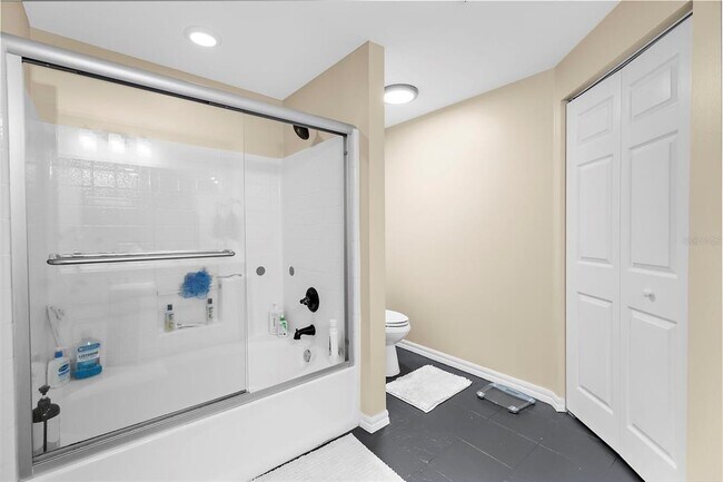 Building Photo - 5601 Bentgrass Dr