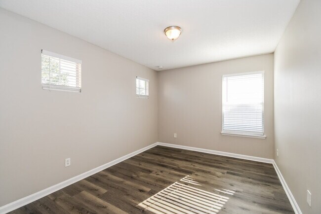 Building Photo - 734 Celebration Lane