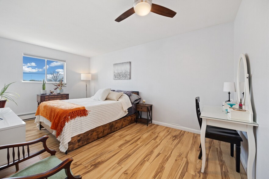 Building Photo - 9240 W 49th Ave