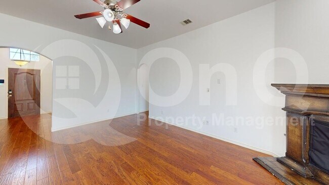 Building Photo - 1618 Nestledown Dr