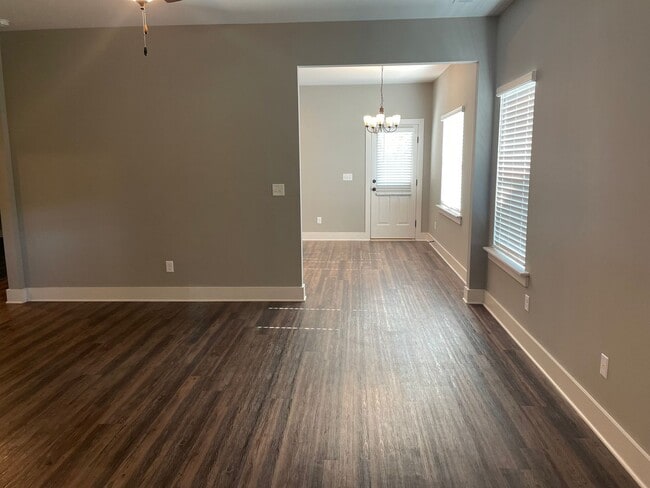 Building Photo - 3 Bedroom Home With Spacious Garage and Fenced Backyard!