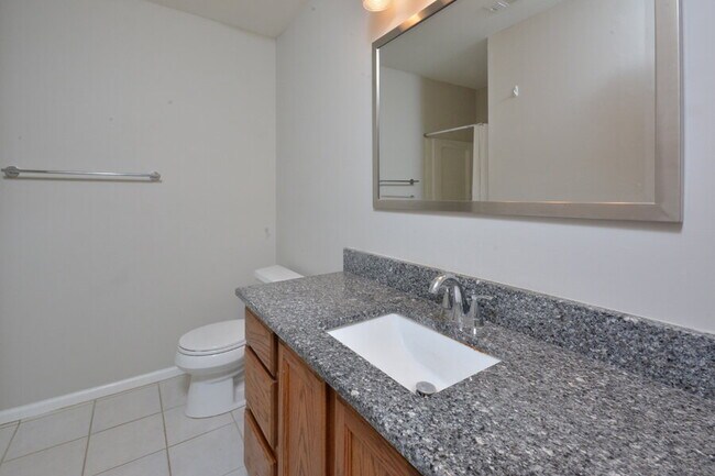 Building Photo - Charming Durham Townhome in Westgate Townes!