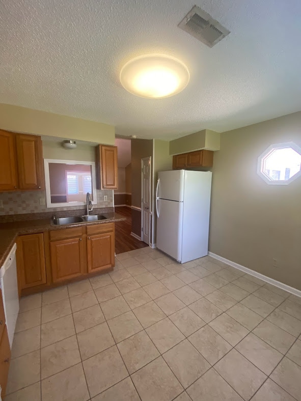 Building Photo - 9634 Kings Grant Dr