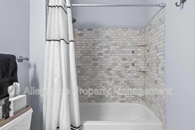 Building Photo - 5108 Donovan Dr