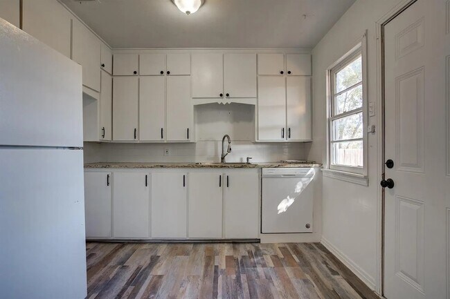 Building Photo - 4603 33rd St