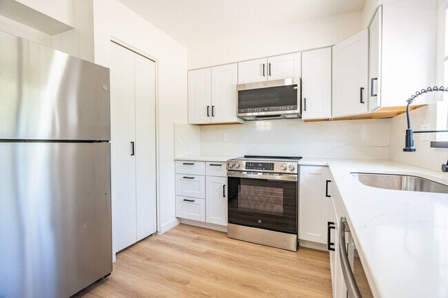 Building Photo - 3238-D 1/4 D 1/4 Rd