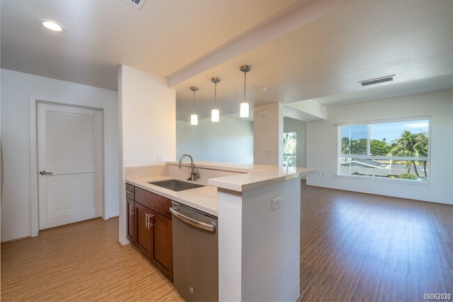 Building Photo - Ka Malanai 3-bedroom 2-bath Corner Unit in...