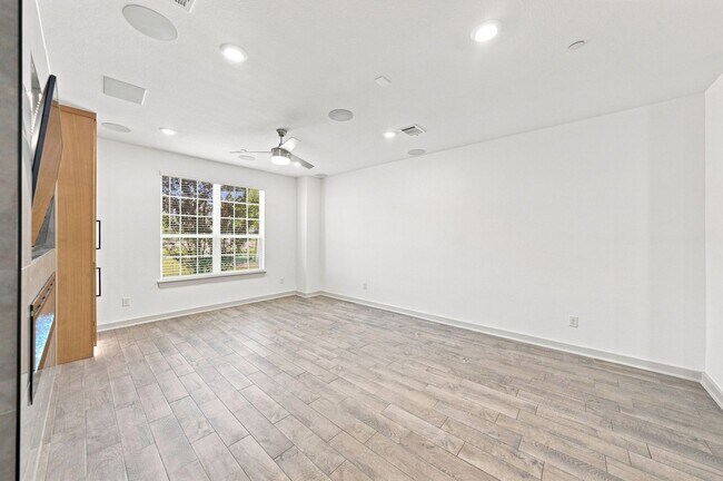 Building Photo - 1652 Jessica Dr