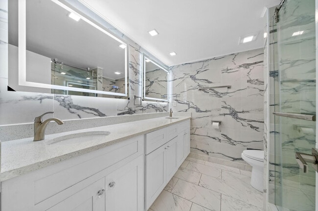 Building Photo - 100 Golden Isles Dr