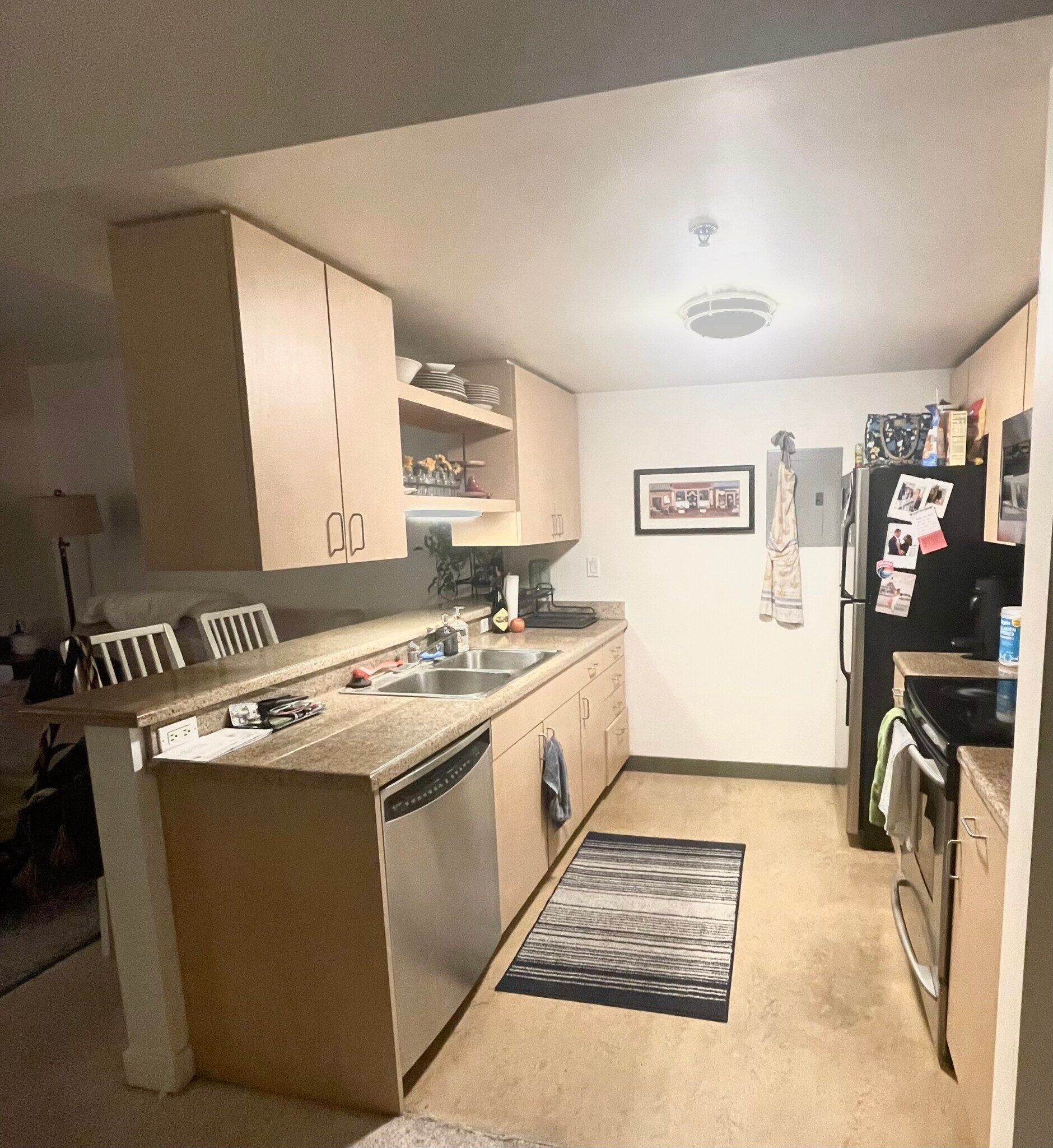 Building Photo - 425 W Beech St